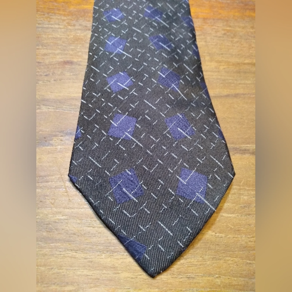 Giorgio Armani Tie, 100% Silk, Black, Blue Diamonds & Grey Flecks, Made … - Picture 10 of 10